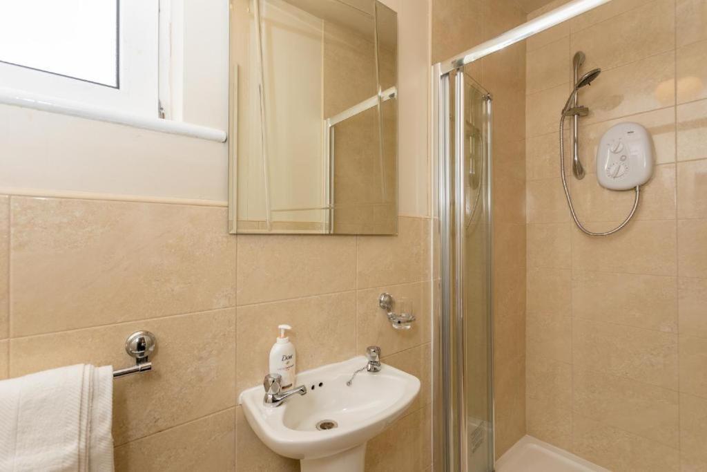 Town Square Townhouse - Best Location In Galway Ngoại thất bức ảnh