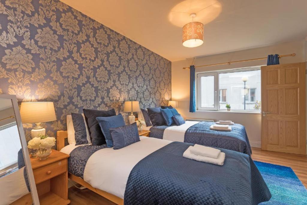Town Square Townhouse - Best Location In Galway Ngoại thất bức ảnh